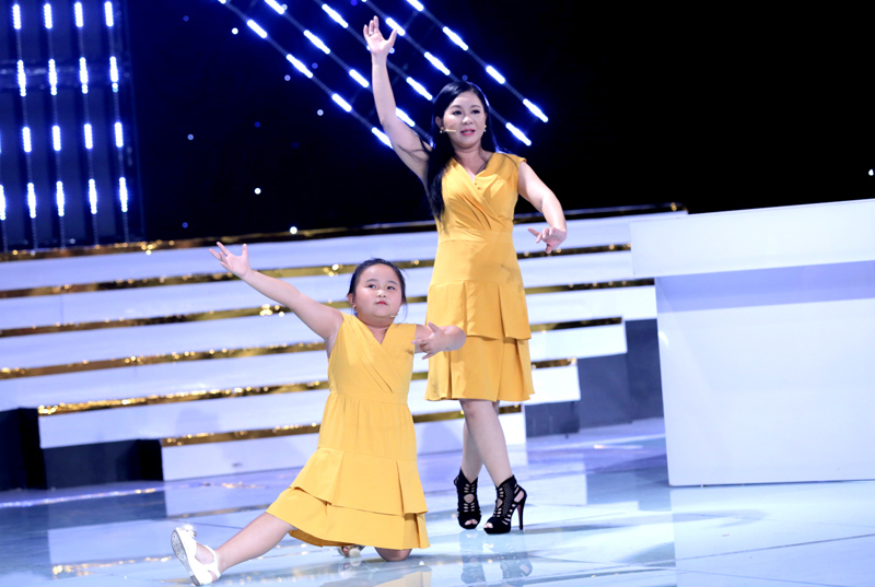 997.Be Kim Thu va me Ngoc Nga 1