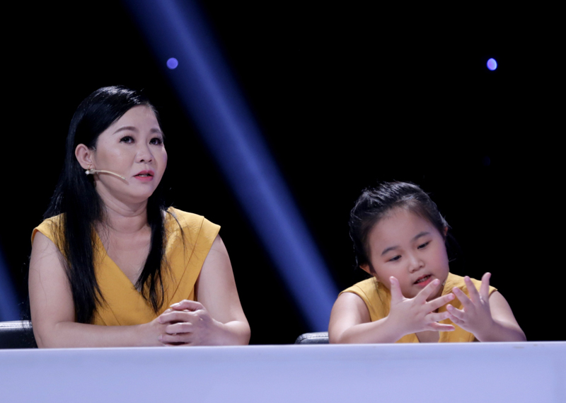 997.Be Kim Thu va me Ngoc Nga 4