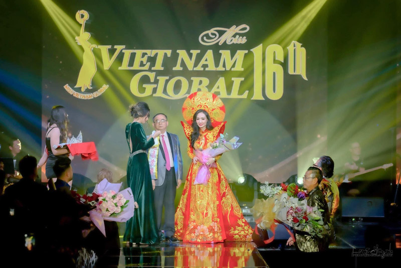 Hoa hậu Áo dài   Hoa Hau Doanh Nhan  Angie Thủy Anh Ngo
