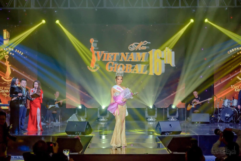 Nữ hoàng Đại sứ  Lana Tran