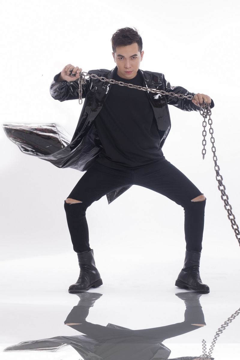 NTK Ivan Trần 1
