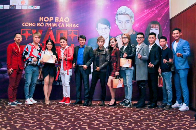 W-HỒ GIA HÙNG 10