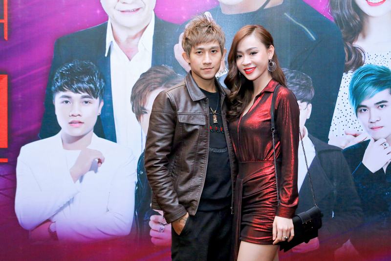W-HỒ GIA HÙNG 4