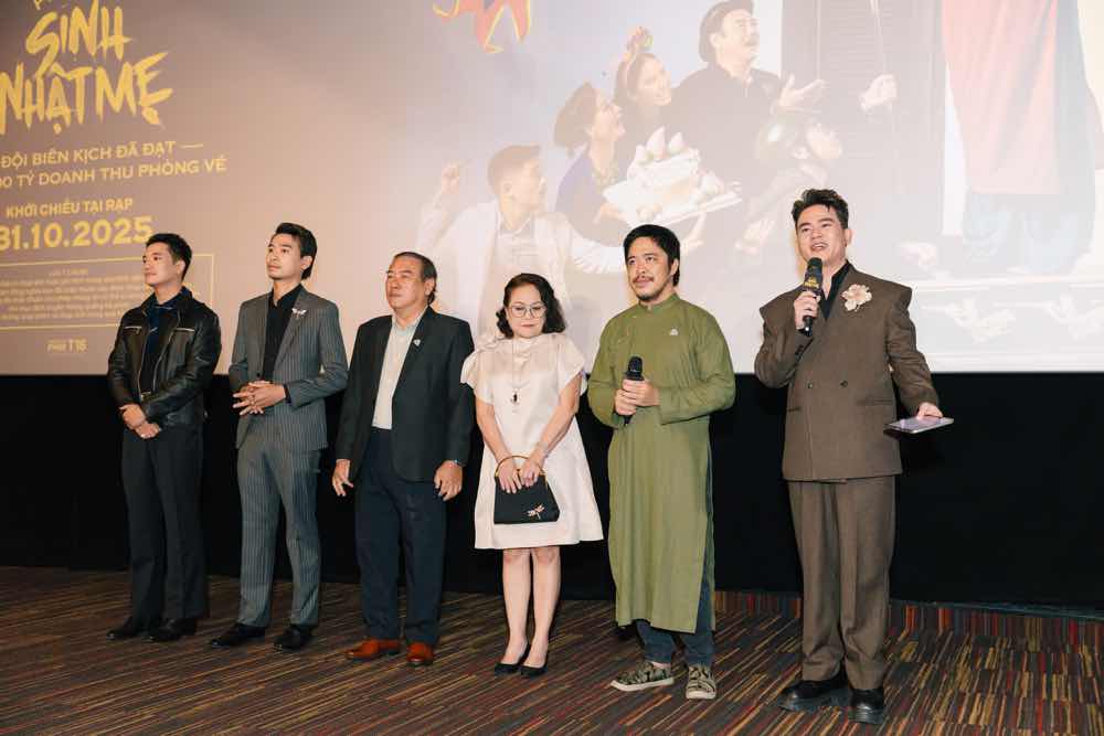 1A.290.pha-dam-sinh-nhat-me-premiere-truyen-thong-spotlight-vietnam00043