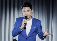 &nbsp;MC Phước Đạt đồng h&agrave;nh c&ugrave;ng CLB Người dẫn chương tr&igrave;nh ULAW