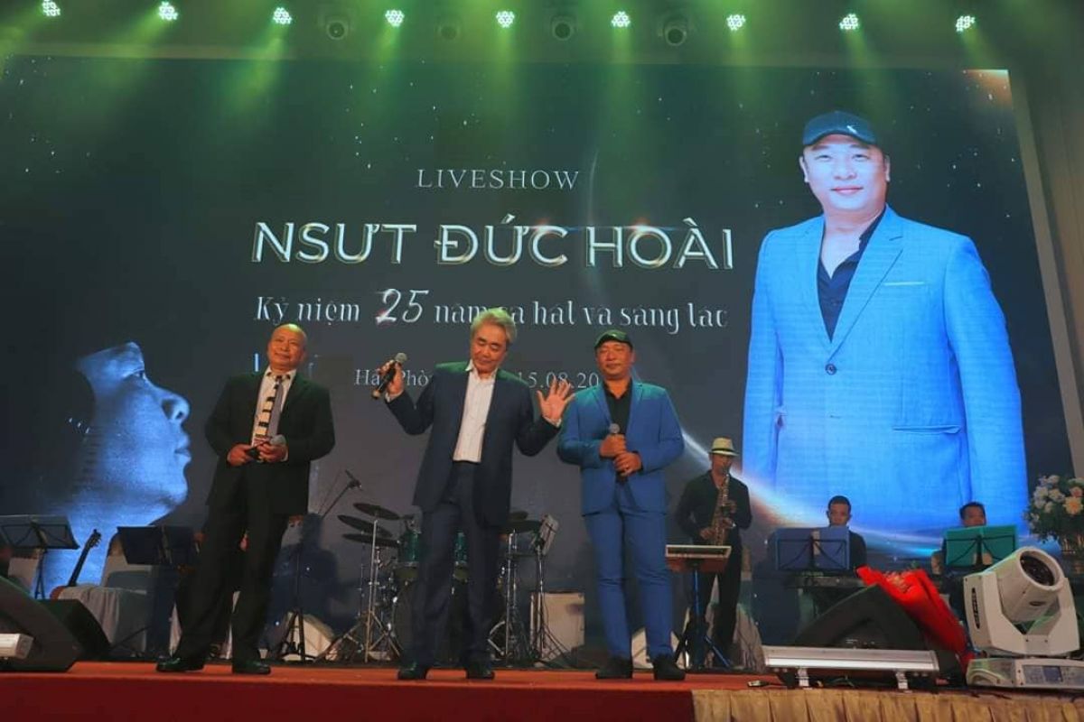 CHÀNG LÃNG TỬ ĐỘI MŨ JACKET TÂM SỰ CÙNG “THÀNH PHỐ MỌC LÊN TỪ SÓNG”