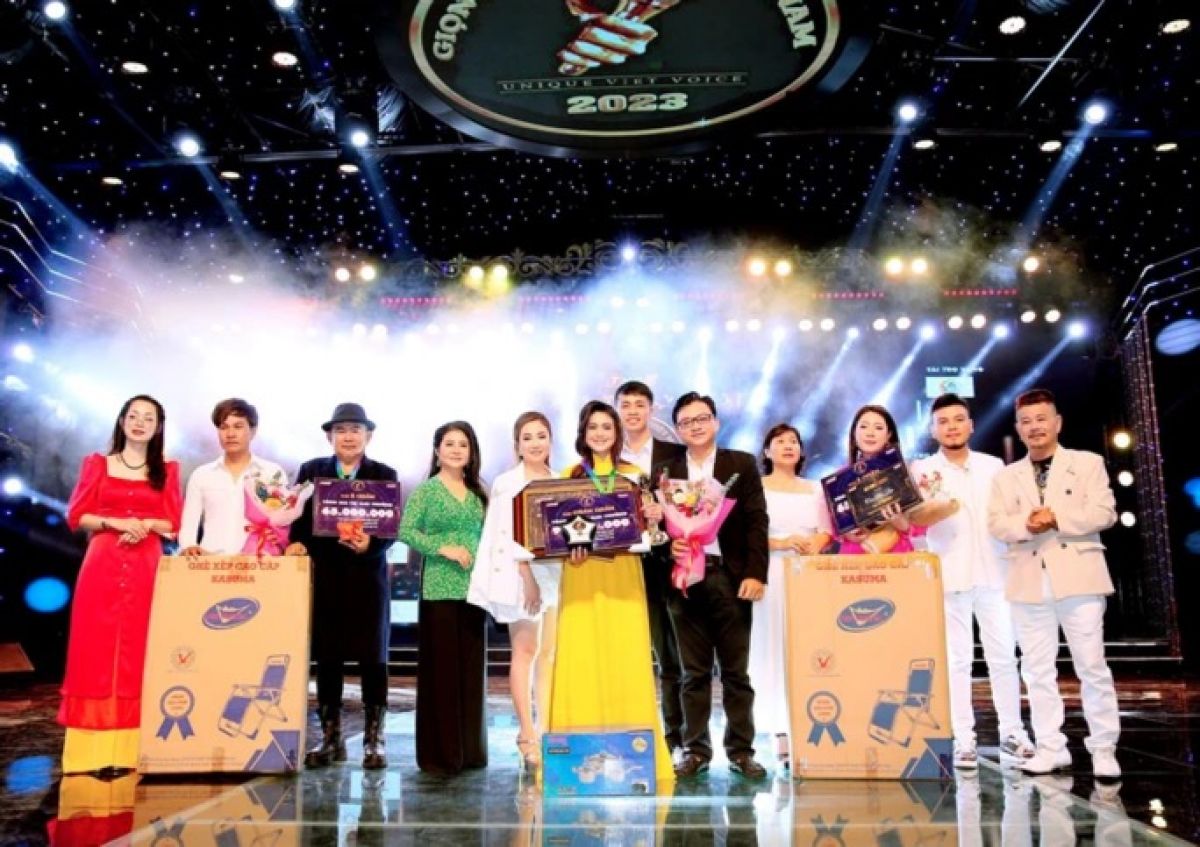 Thí sinh Hằng Phạm đoạt giải Quán quân Giọng ca Độc lạ Việt Nam 2023