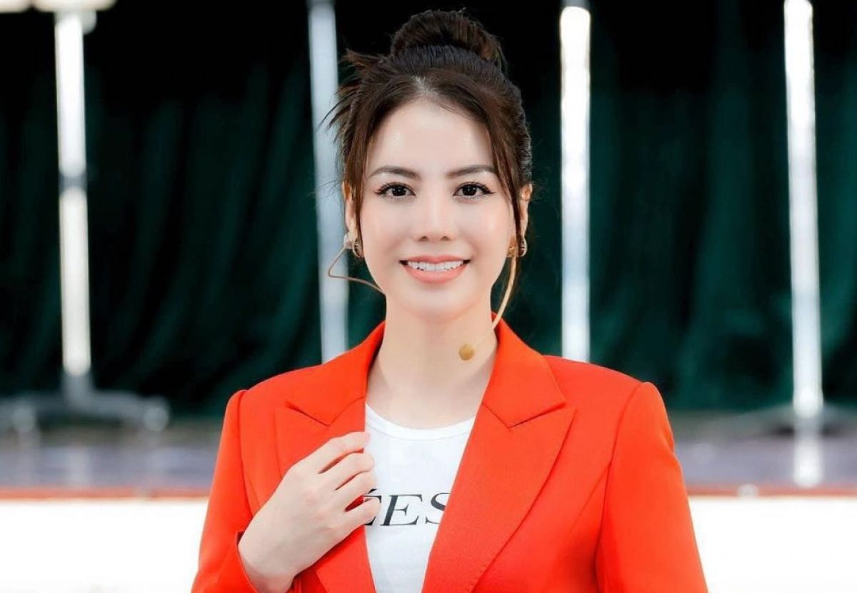 NTK Thoa Trần và tinh thần ‘’Lạc Hồng’’qua bộ Quốc phục Linh thiêng nguồn cội