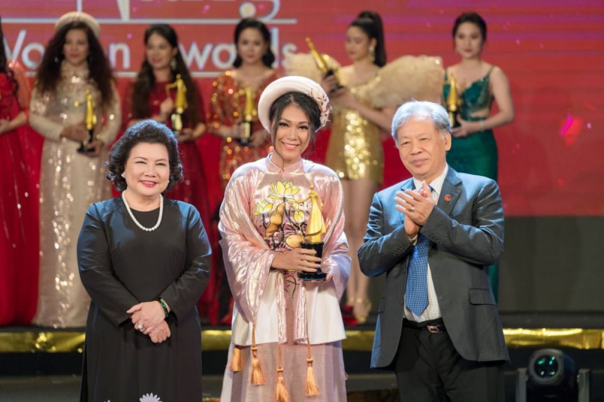Gala Phụ nữ quyền năng mùa 2 – Đêm của những “quân hậu đỏ”