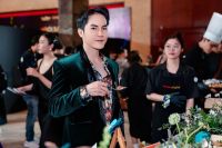 MC Hoàng Duy sánh đôi dàn mỹ nữ Vbiz tham dự Lễ trao giải Ngôi Sao Xanh 2023
