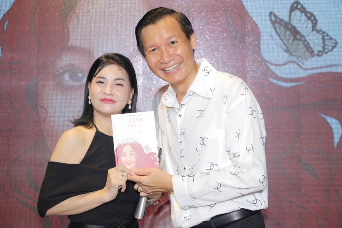 Đạo diễn - NSƯT Vũ Thành Vinh ra mắt sách về giá trị hạnh phúc