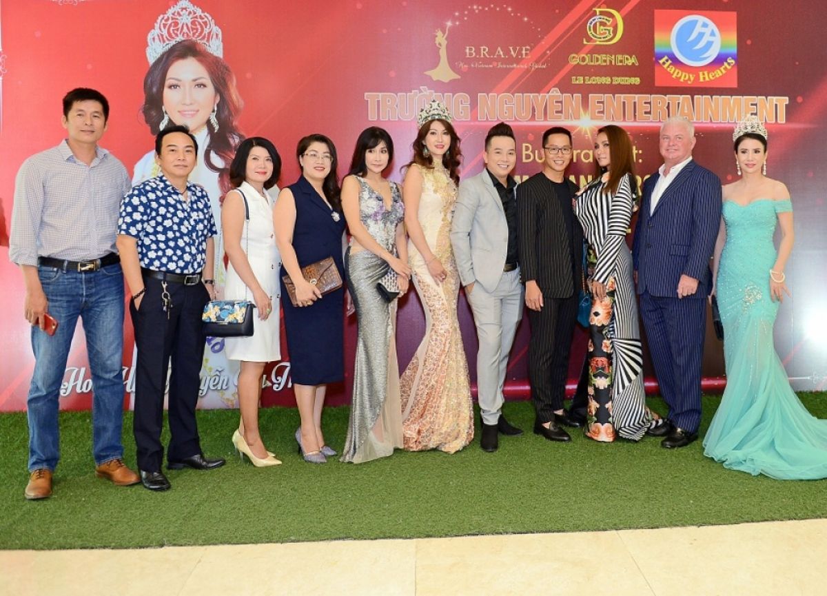 Dàn người đẹp mừng sinh nhật và Thanks party của Hoa hậu Nguyễn Gia Trân