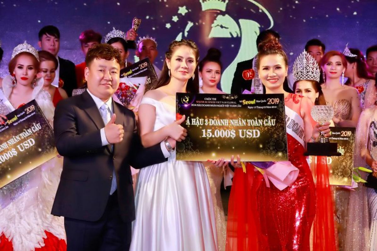 'Nam vương &amp; Hoa hậu doanh nhân người Việt toàn cầu 2019' đại thắng ngày trở về