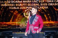 MC Phạm Trường Giang tạo ấn tượng đẹp với màn dẫn song ngữ tại chung kết Hoa hậu tại Malaysia