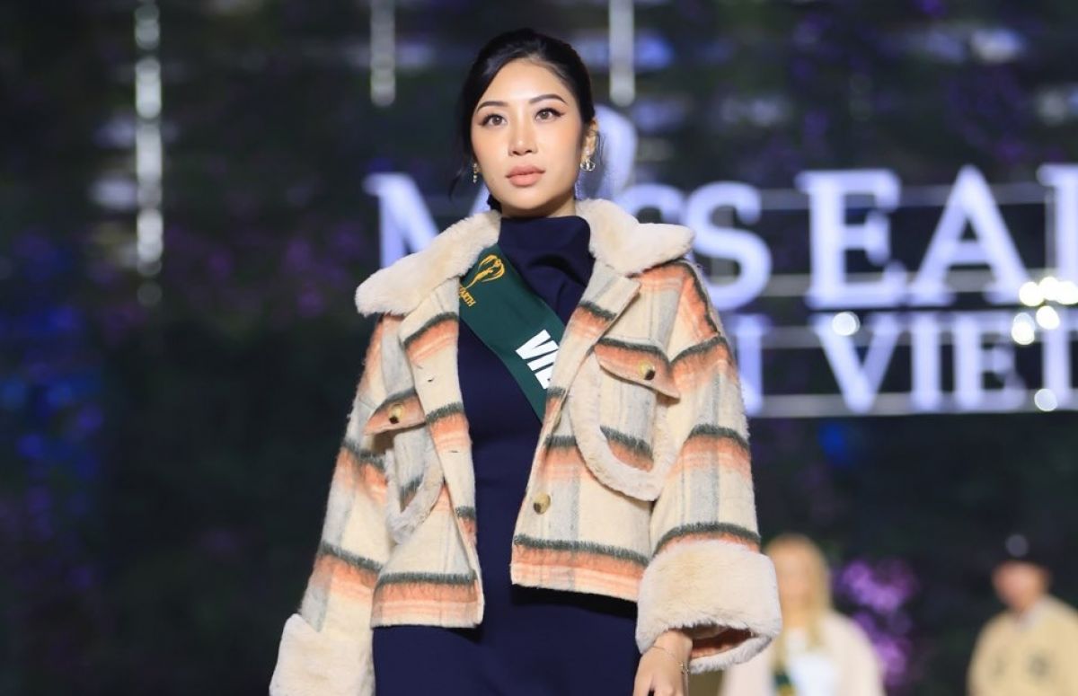 Hoa hậu Đỗ Lan Anh và thí sinh Miss Earth tập luyện bán kết đến gần ba giờ sáng