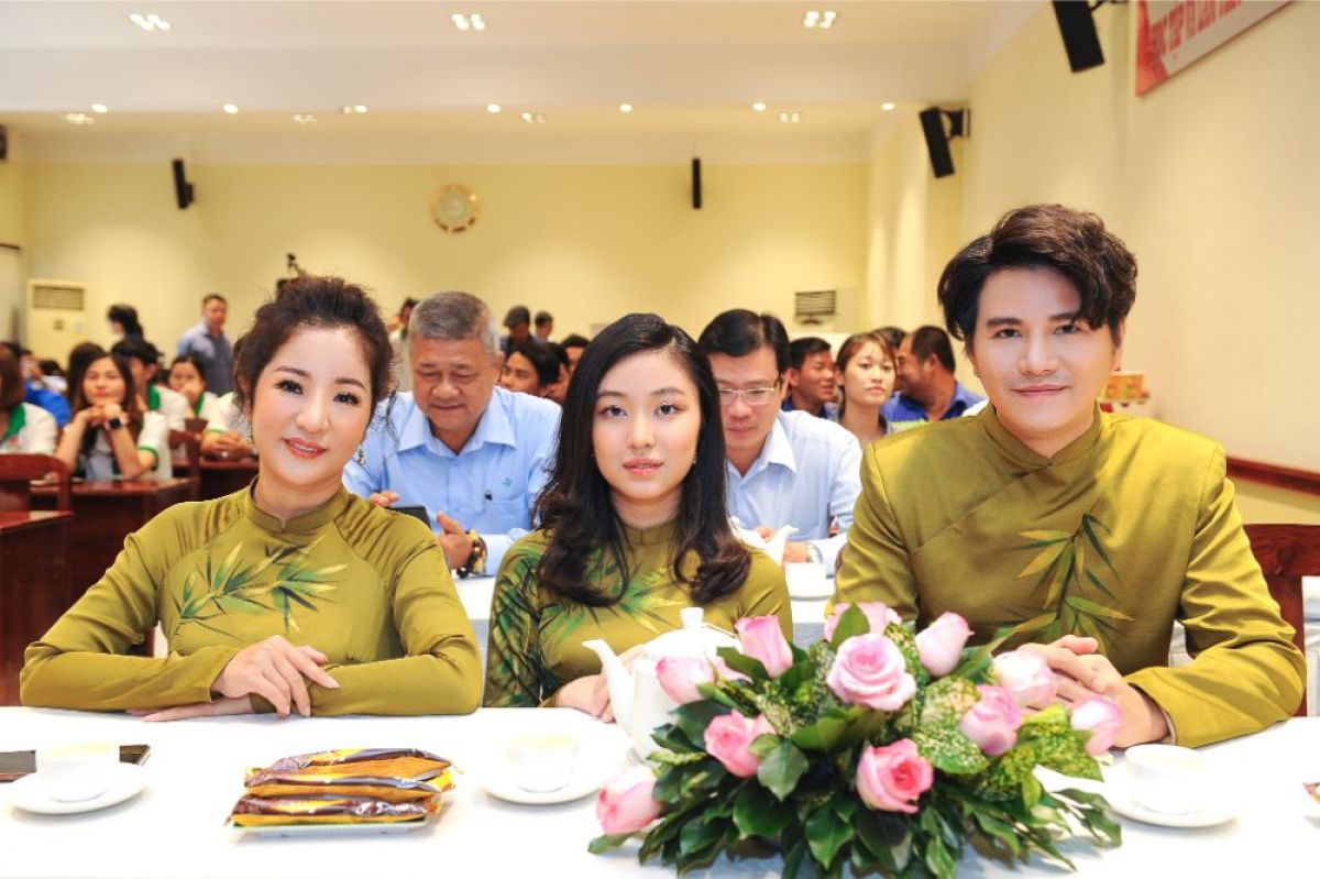 Vũ Trần Bảo Nguyên xinh tươi trong vai trò Đại sứ cuộc thi viết “Nói không với rác thải nhựa”