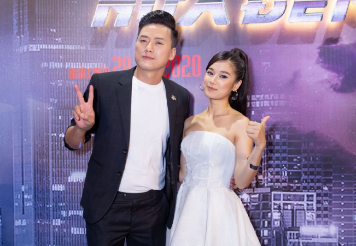 Hoàng Yến Chibi khoe vai trần gợi cảm - Quách Ngọc Tuyên đẹp chuẩn “soái ca” trong ngày ra mắt "Cuốc xe nửa đêm"