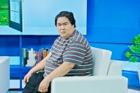 HOÀNG MẬP LAU NƯỚC MẮT KHI LẮNG NGHE CÂU CHUYỆN CỦA BỆNH NHÂN UNG THƯ GAN
