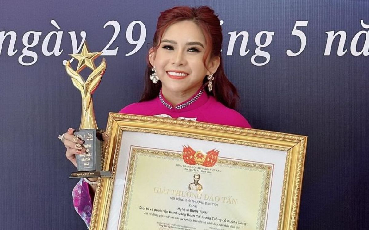 Bình Tinh: “Giải thưởng Đào Tấn này xin tiếp tục dành cho gia tộc Huỳnh Long”