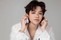 Nam ca sĩ đứng sau 3 ca khúc đạt top 1 trending quay trở lại với Khoác Xiêm Y