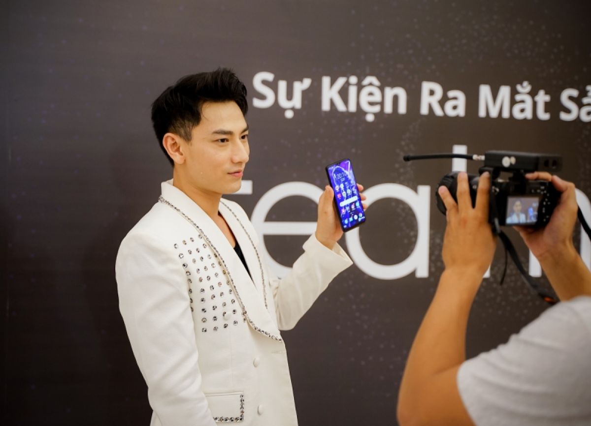 Xuất hiện cực ngầu khác lạ, Isaac chính thức công bố dự án khủng cùng Realme