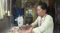 Người mẹ tảo tần may vá một mình nuôi con suốt 12 năm dài