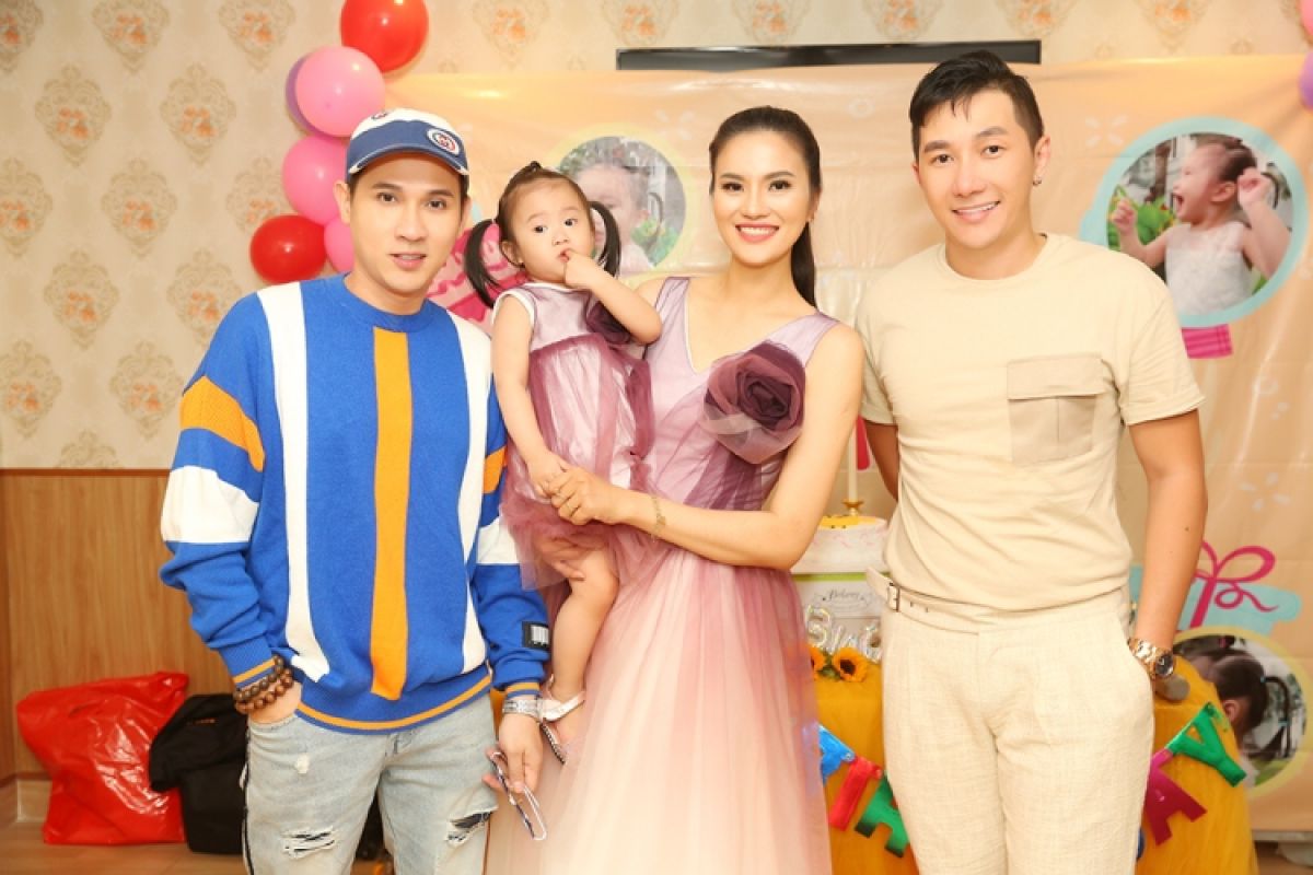 Nguyên Vũ cùng Nam Phong đến dự sinh nhật con gái Lê Thị Phương