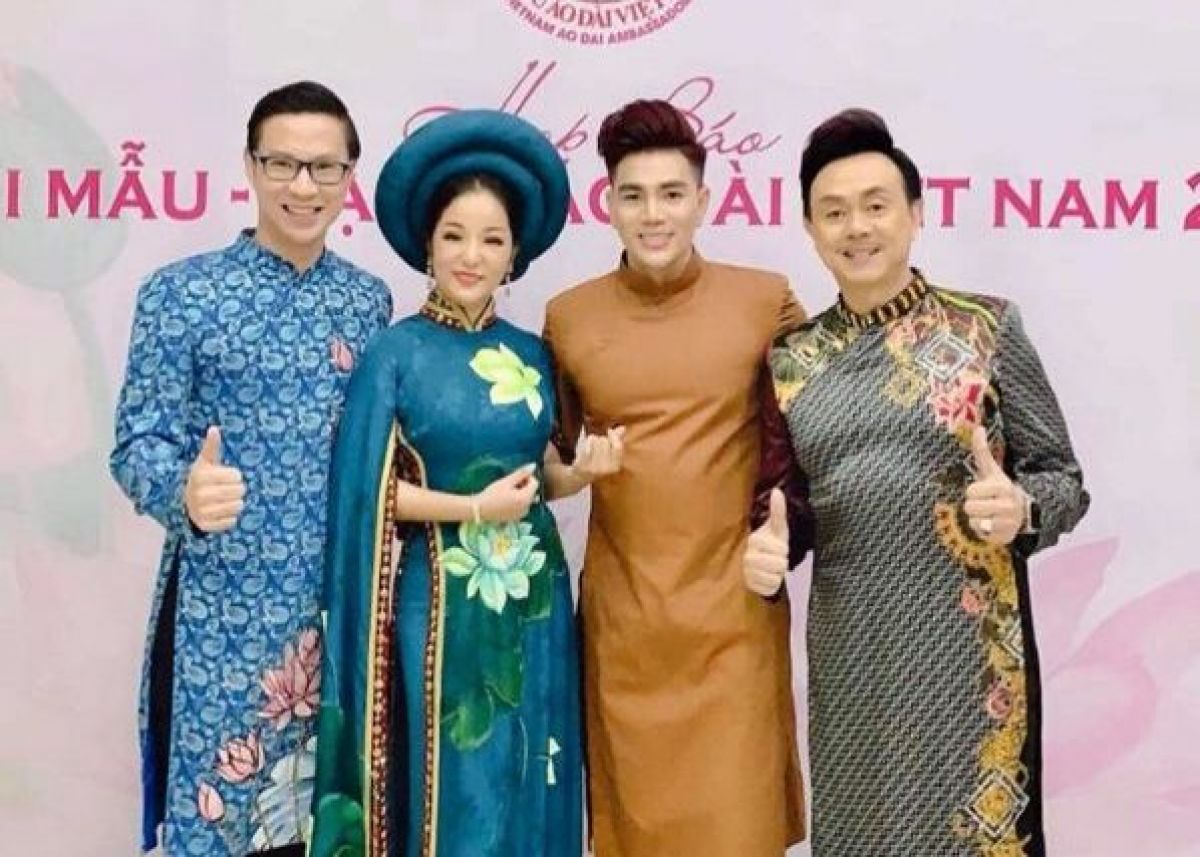 MC Anh Quân đồng hành cùng NTK Việt Hùng tôn vinh Áo dài