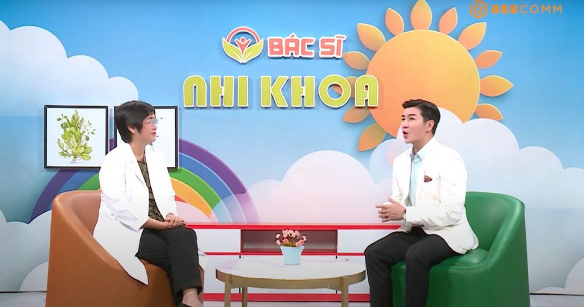 Hai chị em gái cãi nhau ầm ĩ do khác biệt về cách chăm trẻ
