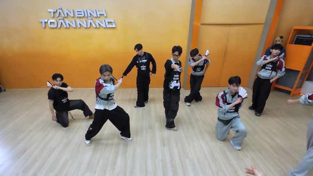 Tân binh toàn năng Tập 7: Thái Lê Minh Hiếu, Wonbi, minhtin ngậm ngùi nhìn dancers thay thế vị trí trong tiết mục nhóm