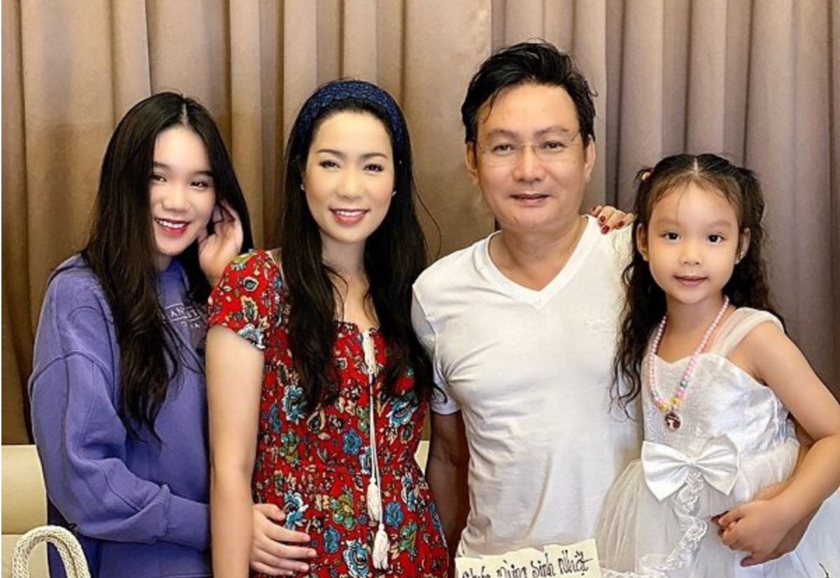NSƯT TRỊNH KIM CHI HẠNH PHÚC ĐÓN TUỔI MỚI BÊN GIA ĐÌNH