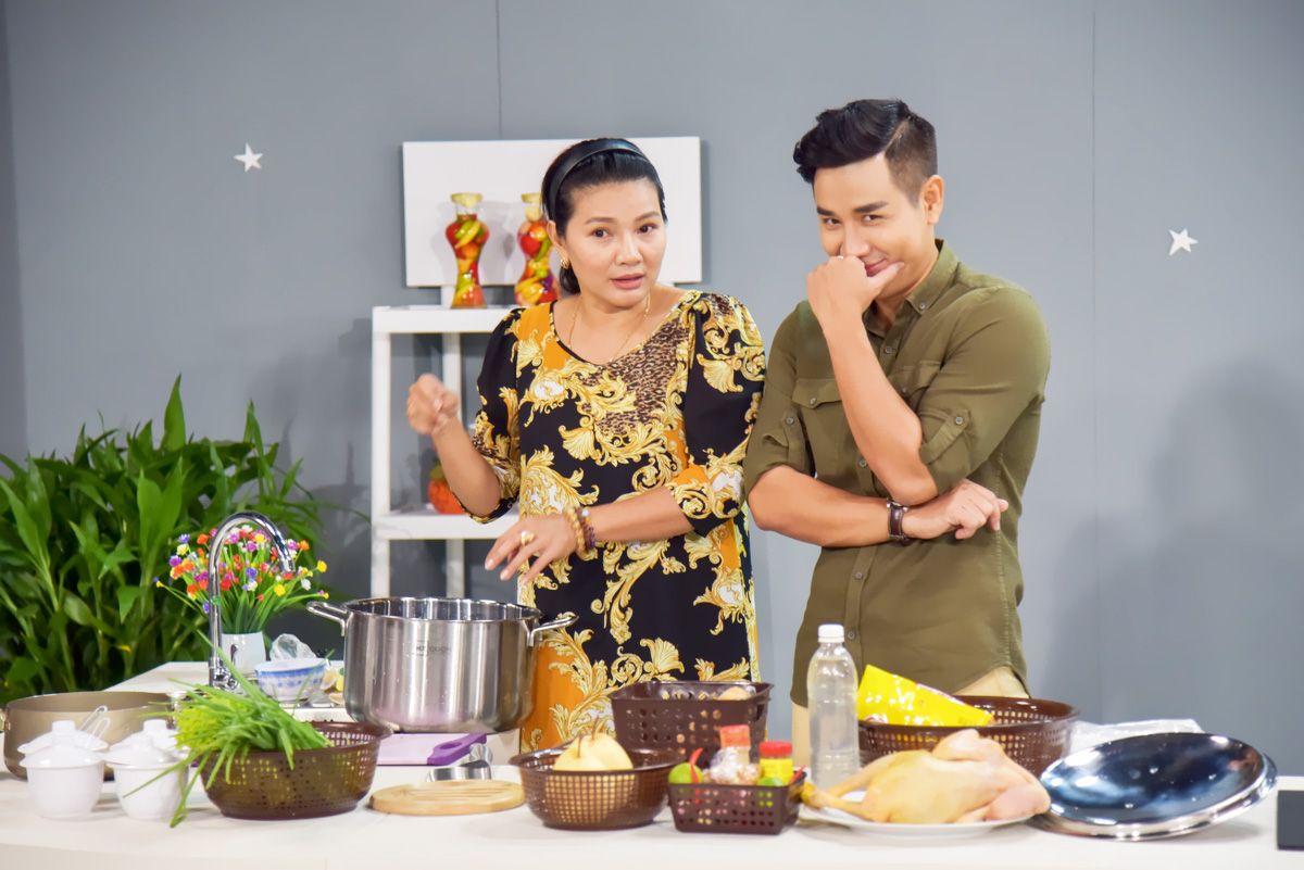 'Bản sao hoàn hảo': 'Bà chủ tiệm vàng' Kiều Trinh đi chợ một buổi hết… 3 tỷ!