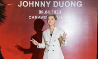 Ca sĩ Johnny Dương ra mắt MV đầu tay - Sao phải khóc