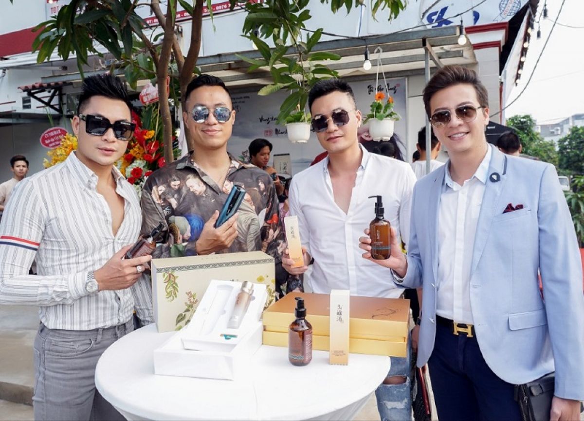 Lê Quang Hòa - Phạm Thành - Quang Thịnh - Dương Hoàng Anh bất ngờ hội ngộ 10 năm tình bạn