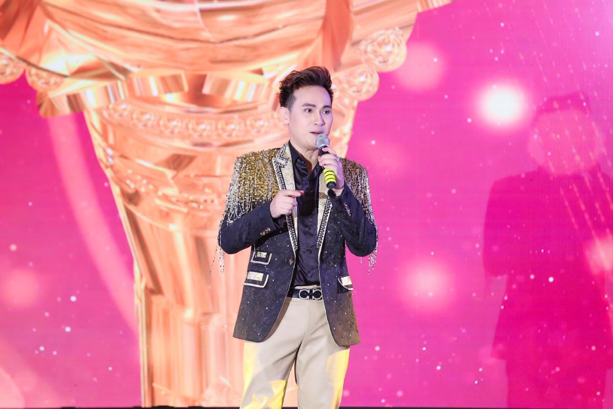 CHẠY SHOW LIÊN TỤC, NGUYÊN VŨ “BẬT MÍ” ĐANG “Ủ MƯU” VỚI SẢN PHẨM ÂM NHẠC MỚI