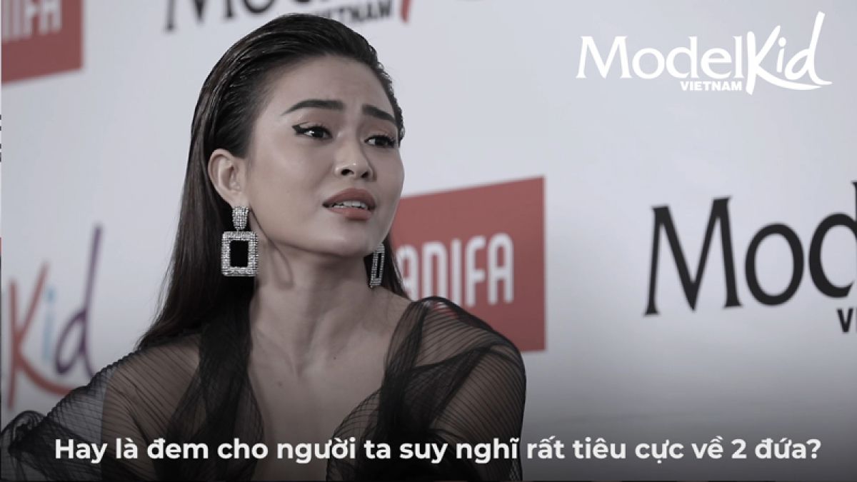 THÌ RA Đ Y LÀ LÝ DO HLV M U THUỶ KHÔNG ĐỨNG DẬY CHÀO ĐÓN “THÀNH VIÊN MỚI" TỪ TEAM HLV QUANG ĐẠI
